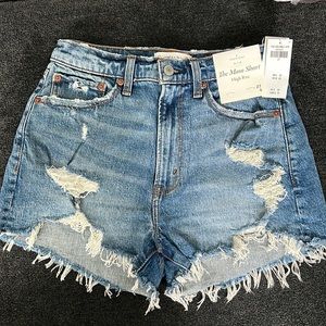 Abercrombie: Curve Love - The Mom Short High Rise 27/4